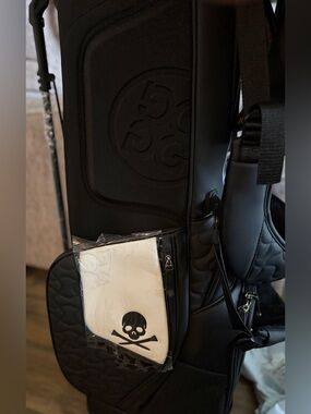 G/FORE Black and White Skull golf bag.